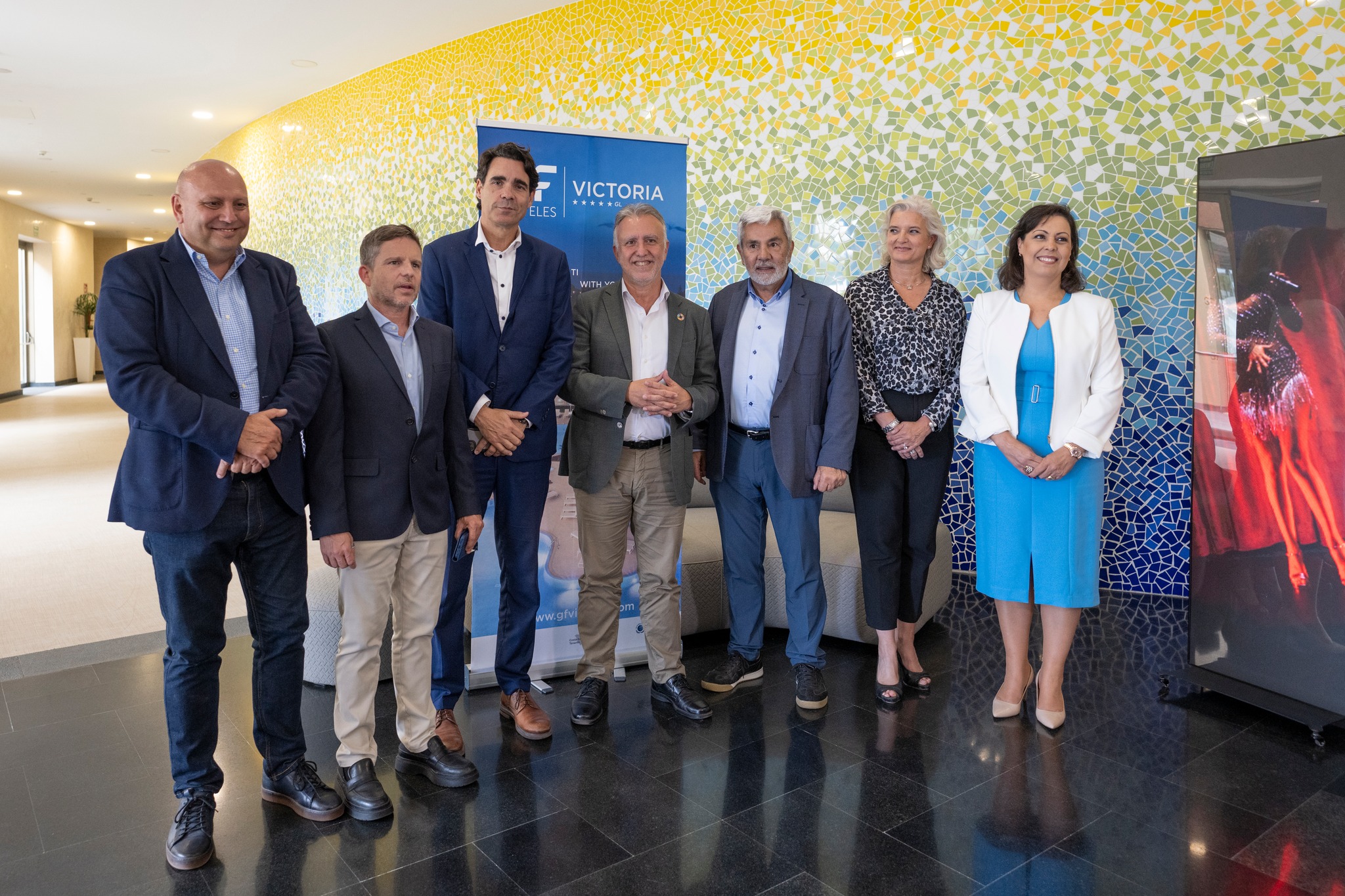 El presidente del Gobierno, Ángel Víctor Torres, visita el GF Victoria para escuchar los retos del sector turístico