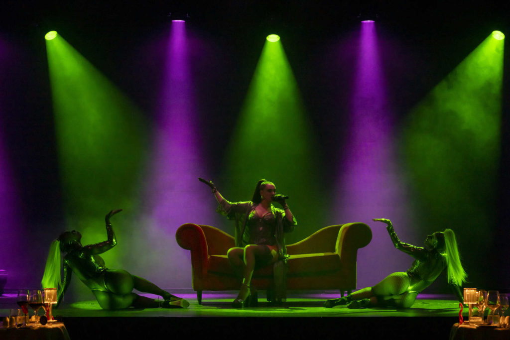 Nuevos números en Scandal Dinner Show